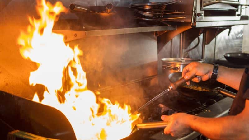 Cuáles son los factores de riesgo en una cocina